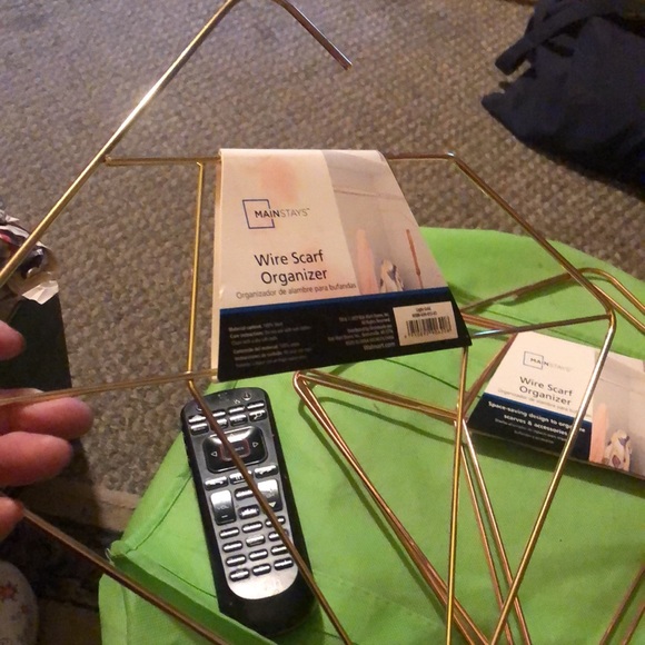 Scarf hanger - Picture 3 of 4